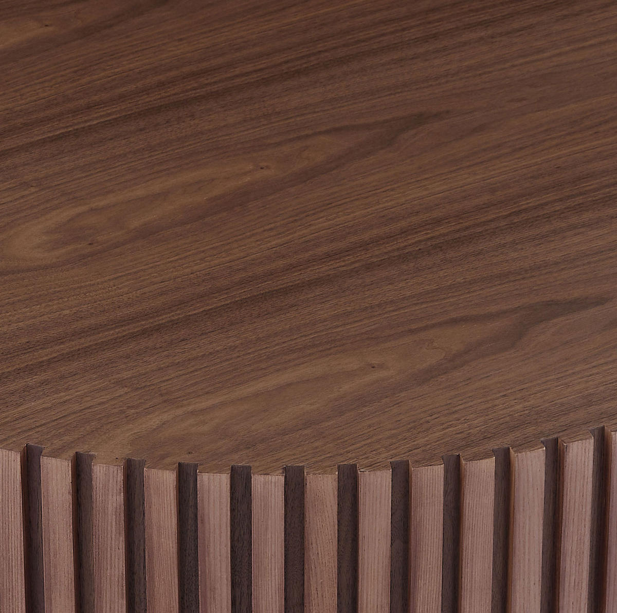 COUCHTISCH aus MDF Ø87x25 cm in Walnuss mit Rillendetail - Walnussfarben, Holzwerkstoff (80/80/35cm) - Modfu