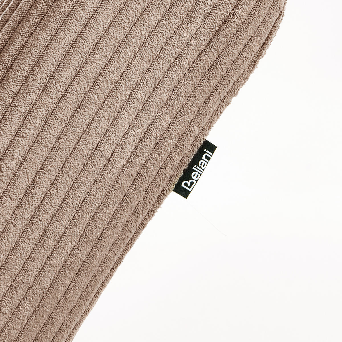 ČALOUNĚNÉ LEHÁTKO CHAISE LONGUE Manšestr Pískově béžové Quilly - černá/písková barva, textil (83/97/153cm) - Beliani