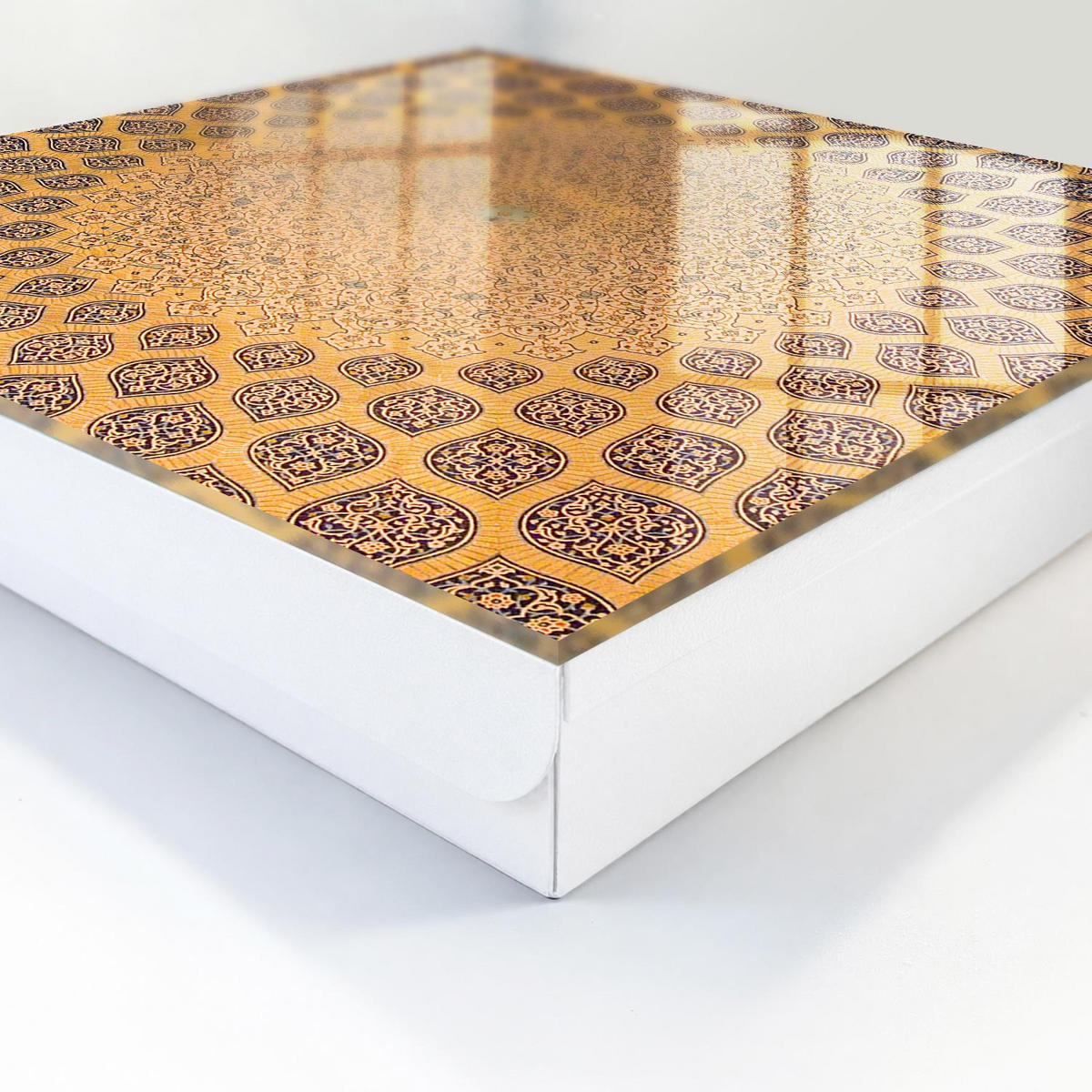 SCHLÜSSELBOX Weiß 30x30 cm – Türöffnung nach rechts - Geometrisches Ornament - Gelb, Metall (30/30/5cm) - TULUP