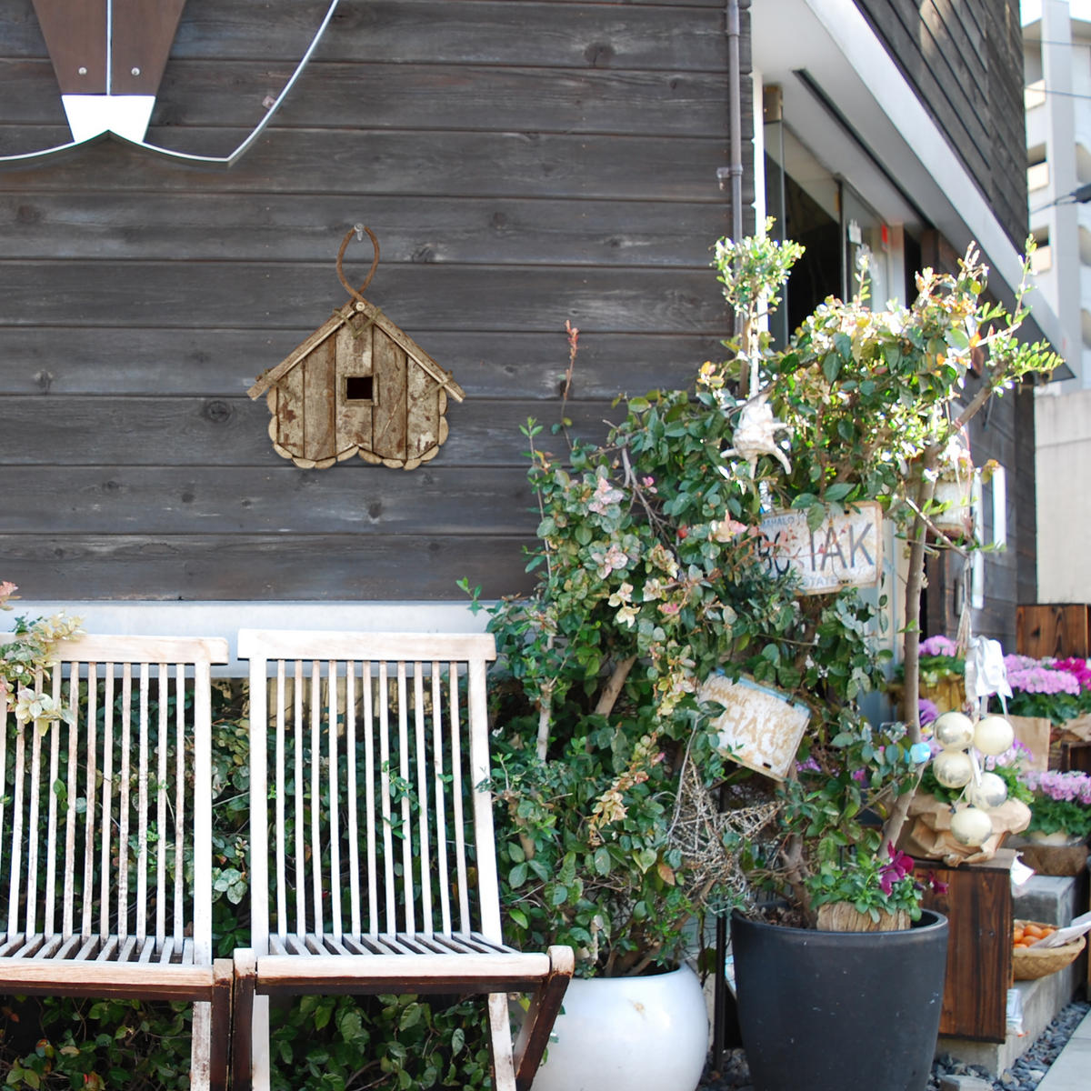 VOGELHAUS Deko - Braun, Holz/Textil (20.5/28.5/17.5cm) - Relaxdays