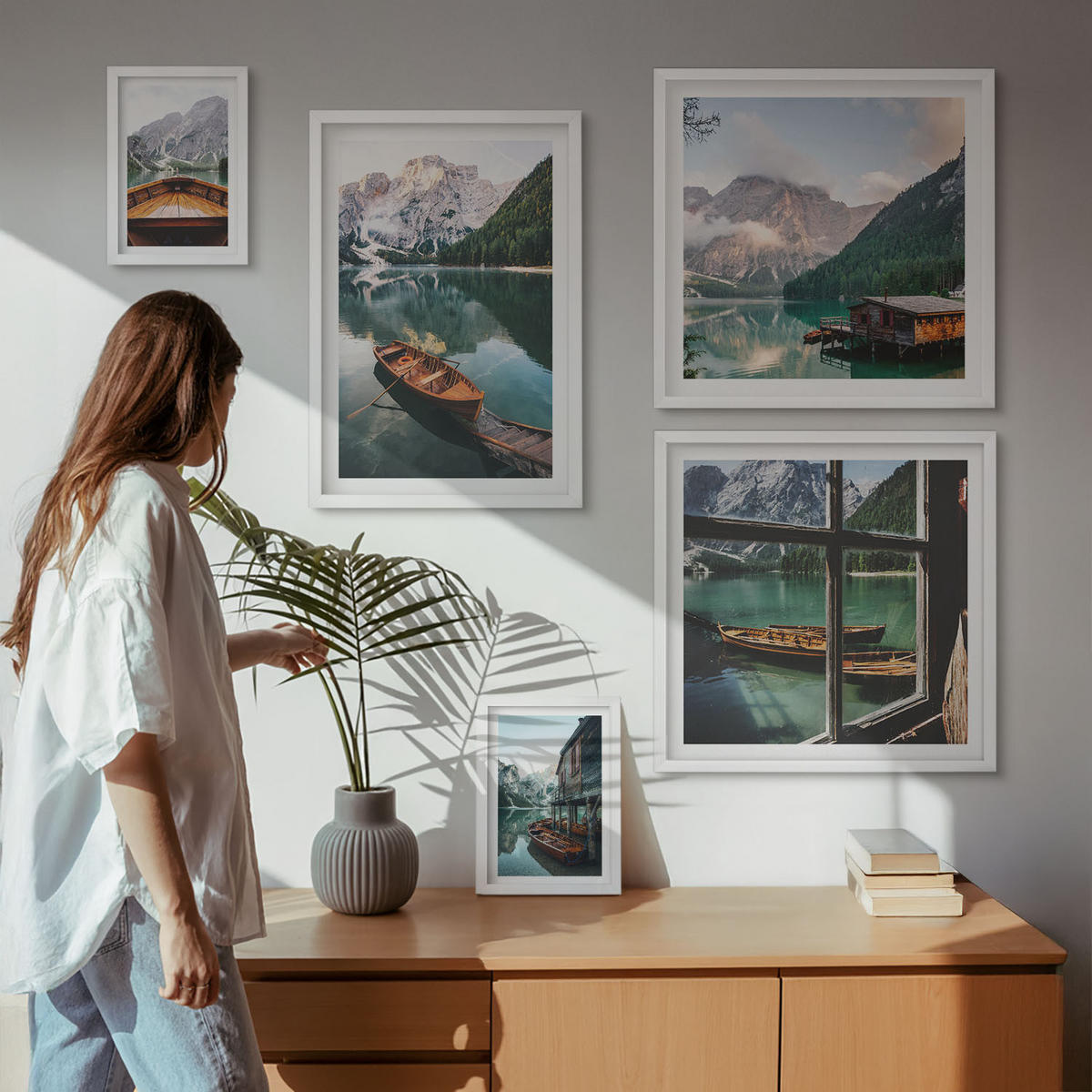 WANDBILDER 5er-Set - 50x50 cm & 20x30 cm & 40x60 cm Weißer Rahmen - See, Berge, Boote, Hütte, Fenster - Weiß, Kunststoff (40/60cm) - ArtPrintCave