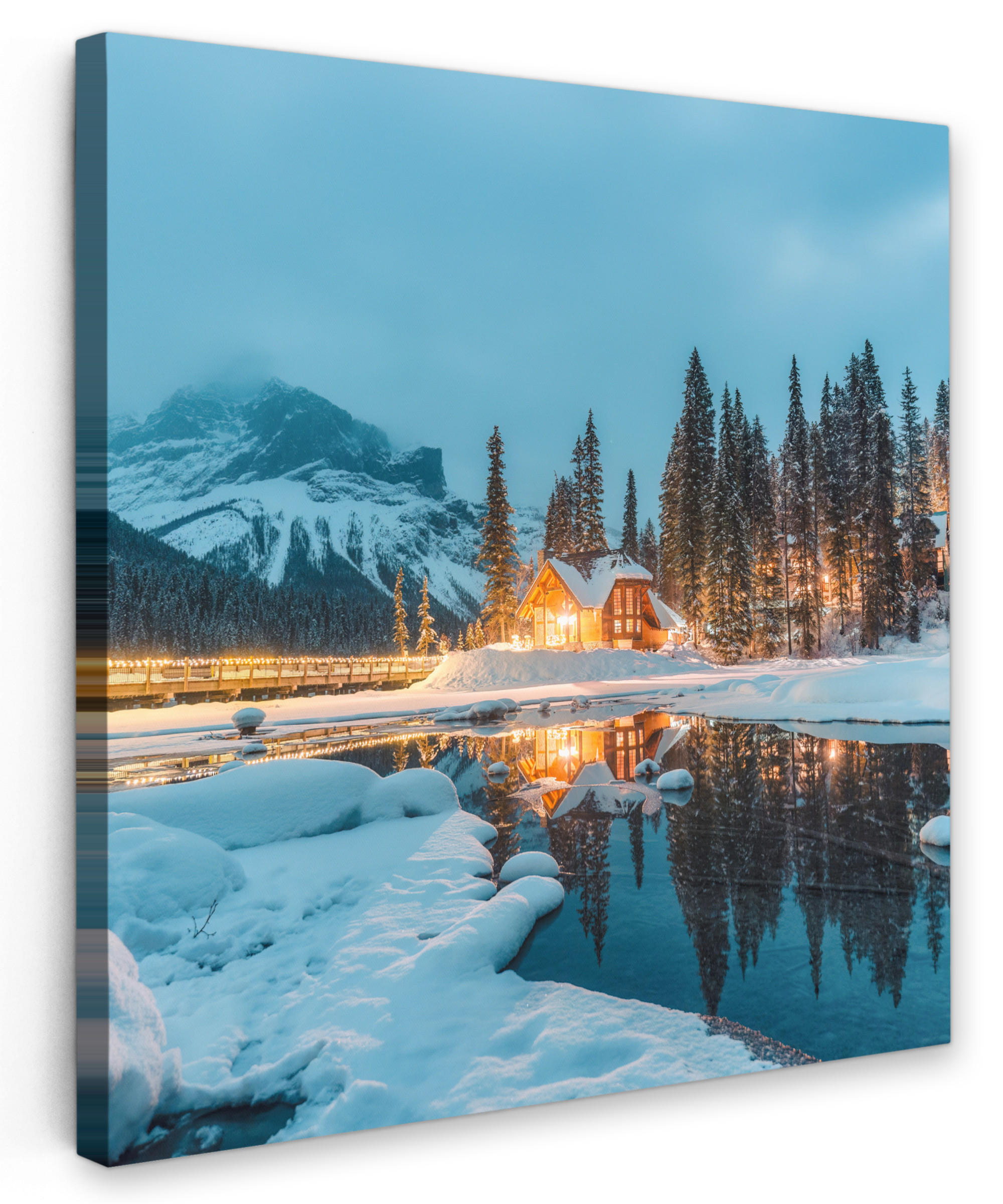 LEINWANDBILD Winterlandschaft - Natur - Haus - Berge - Schnee 50x50 cm - Hellblau, Textil (50/50cm) - MuchoWow