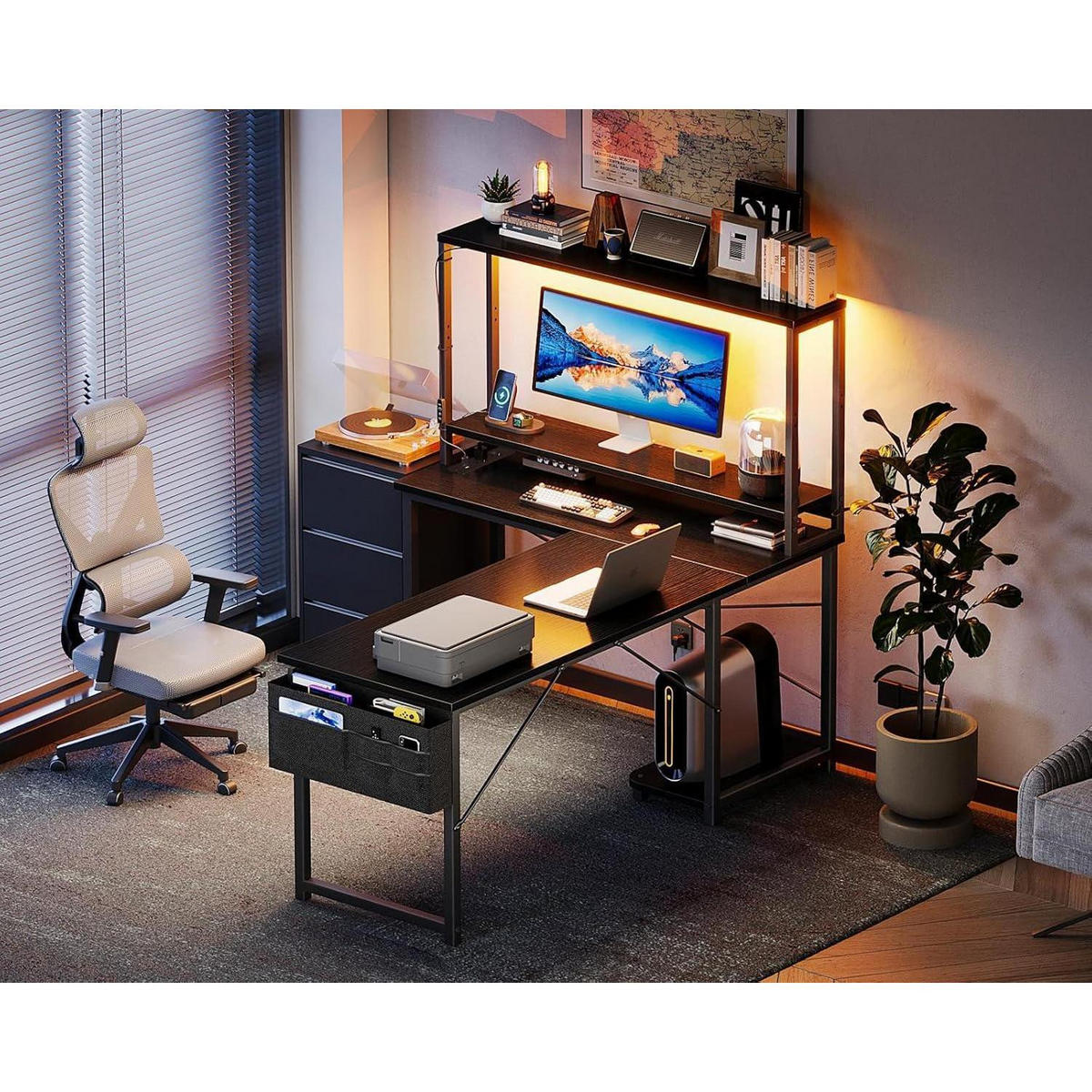 SCHREIBTISCH L-Form mit LED und Steckdosen 135 x 100 cm Schwarz - Schwarz, Holzwerkstoff (80/110/75.6cm)