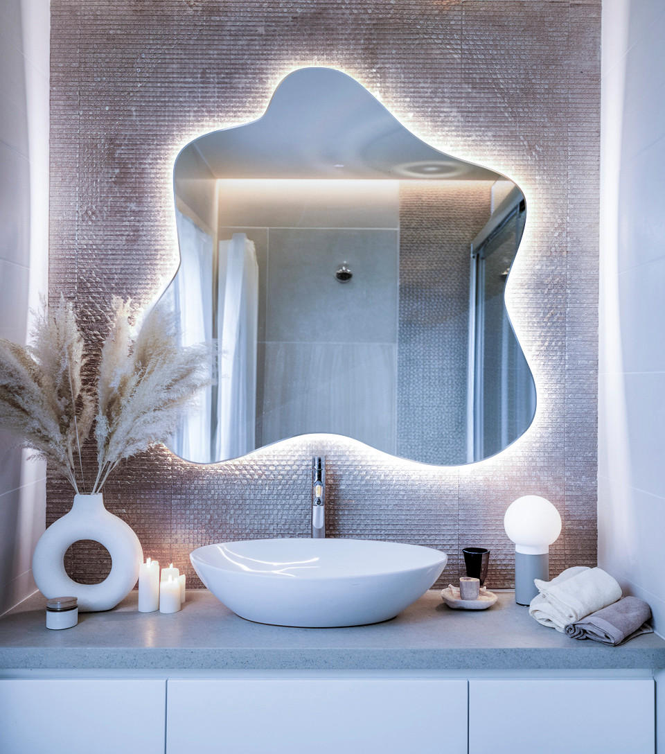 LED SPIEGEL 48,3 x 47,9 cm Unregelmäßige Form Kaltweiß 6500K - Transparent, Glas (48.3/48.3/0.4cm) - TULUP