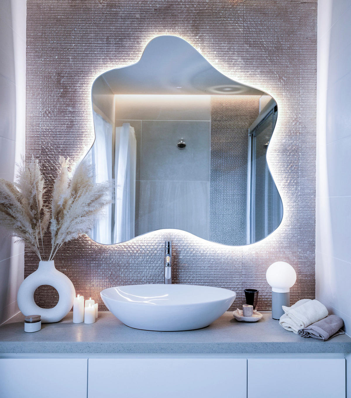 LED SPIEGEL 58 x 57,5 cm Unregelmäßige Form Kaltweiß 6500K - Transparent, Glas (58/58/0.4cm) - TULUP