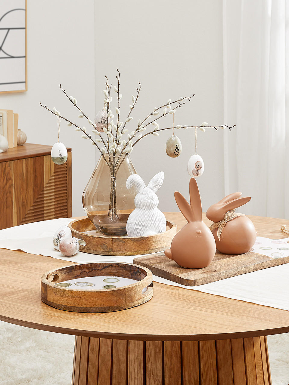 Esszimmer mit Osterdeko in Naturmaterialien