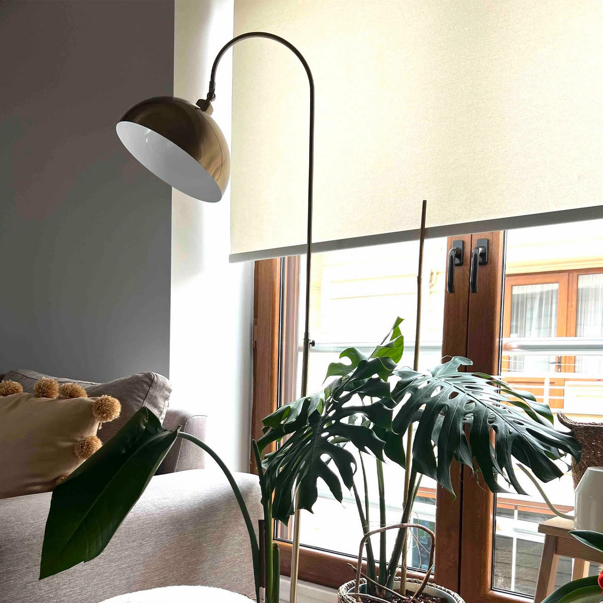 STEHLAMPE Gorkiede E27, verstellbarer Lampenschirm aus Metall - Messingfarben, Metall (37/37/170cm) - Bamyum