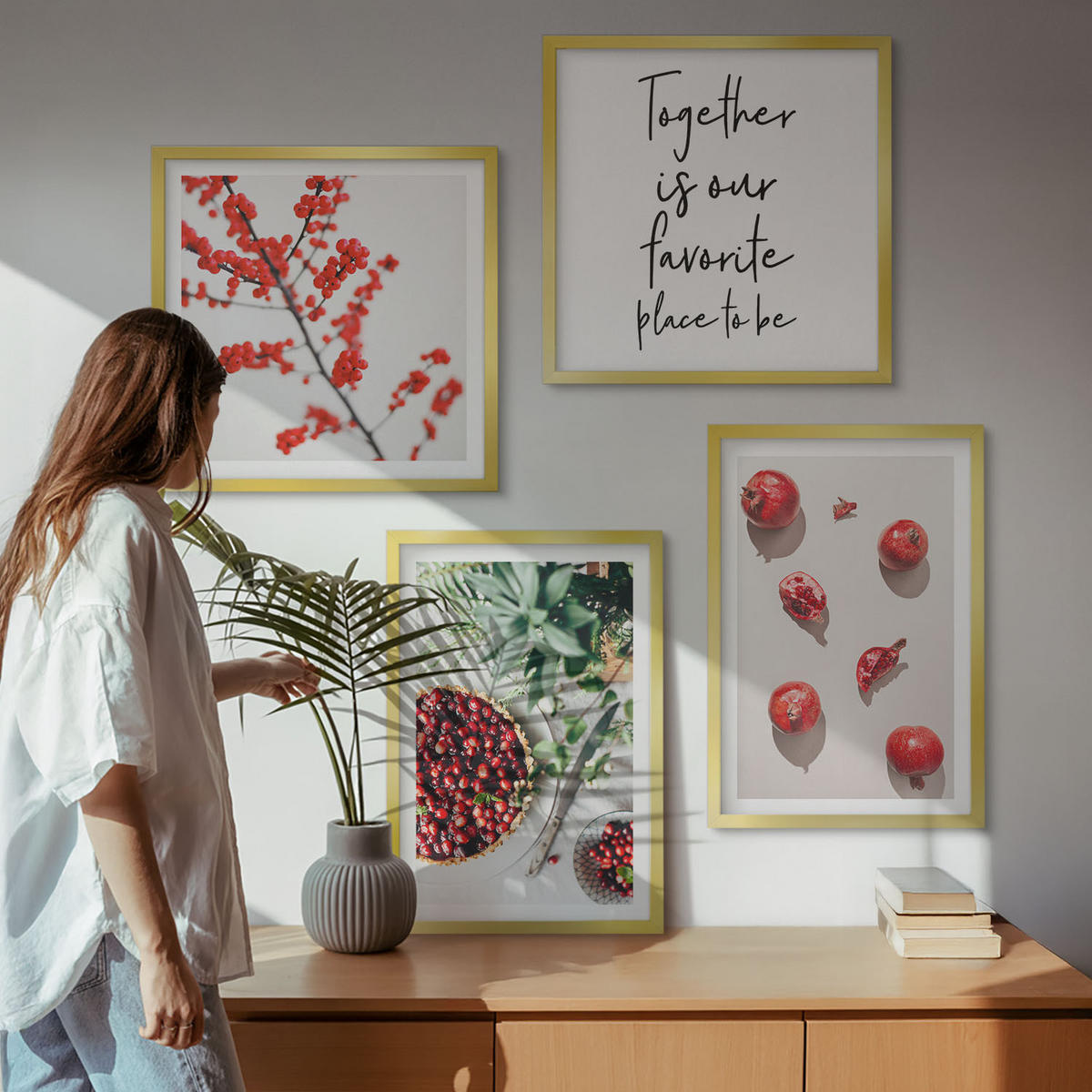 BILDER SET 4er Set - 50x50 cm & 40x60 cm Goldrahmen - Minimalismus der roten Früchte von Pflanzen - Goldfarben, Kunststoff (50/50cm) - TULUP