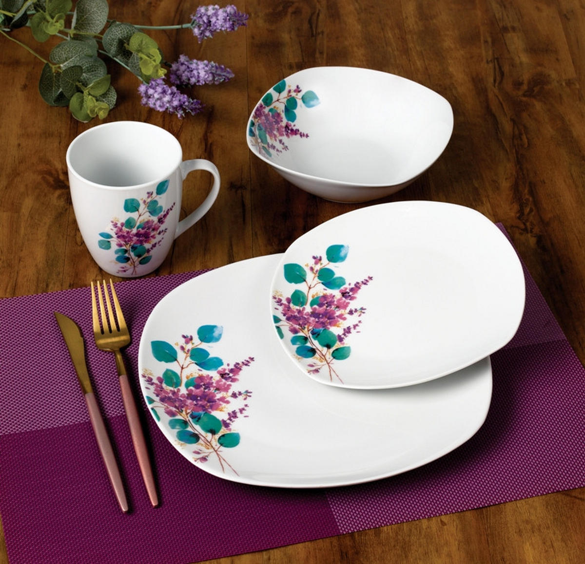 GESCHIRR-SET Lea 16-tlg Violett 30/30/40cm Porzellan - Violett, Keramik (30/40/30cm) - Mondex
