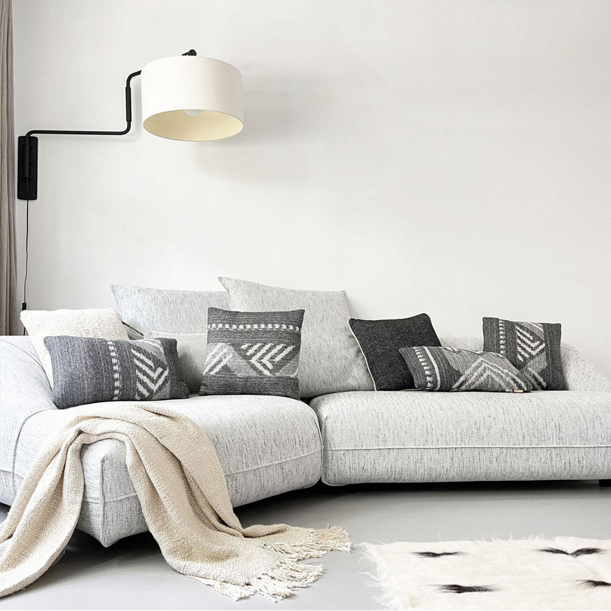 WOLLKISSEN Mochica schwarz Dekostreifen Rechteck 35x60 - Anthrazit, Textil (60/35/12cm) - Malagoon