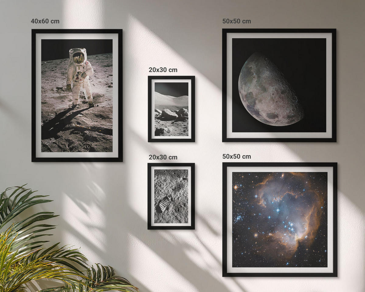 WANDBILDER 5er-Set - 50x50 cm & 20x30 cm & 40x60 cm Schwarzer Rahmen - Astronautenfoto vom Mond - Schwarz, Kunststoff (40/60cm) - ArtPrintCave