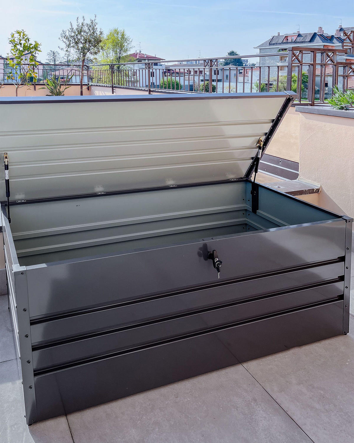 ÚLOŽNÝ BOX NA POLSTROVÁNÍ Ocel grafitově šedý 165/70 cm Cebrosa - grafitová, kov (165/63/70cm) - Beliani