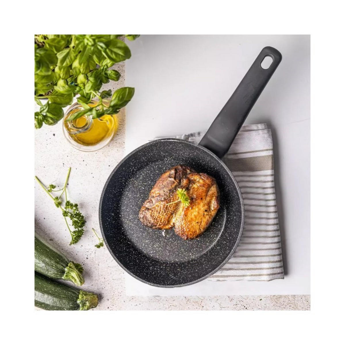 PFANNE Schwarz 20/20/4.5 cm KB7663 - Schwarz, Metall (20cm) - Klausberg 