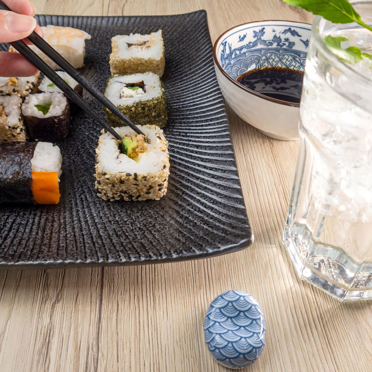 SUSHI TELLER (2-tlg.) - Schwarz, Keramik (23.4/3.8/26cm) - Intirilife