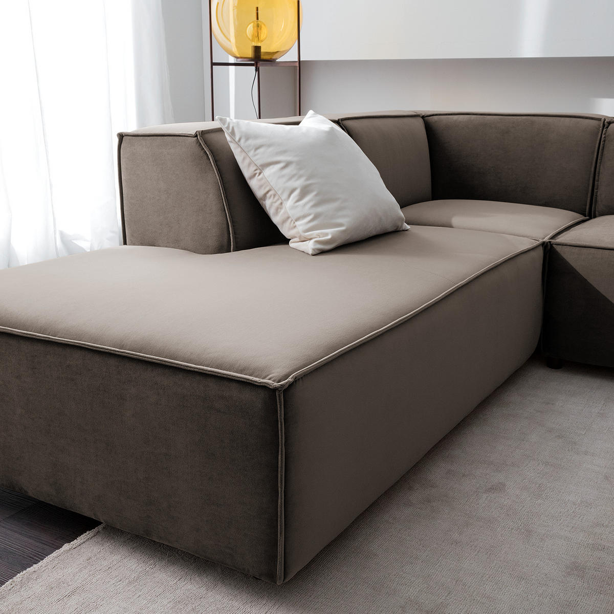 WOHNLANDSCHAFT mit Longchair & Ottomane - Taupe/Schwarz, Kunststoff/Textil (369/70/234cm) - home24
