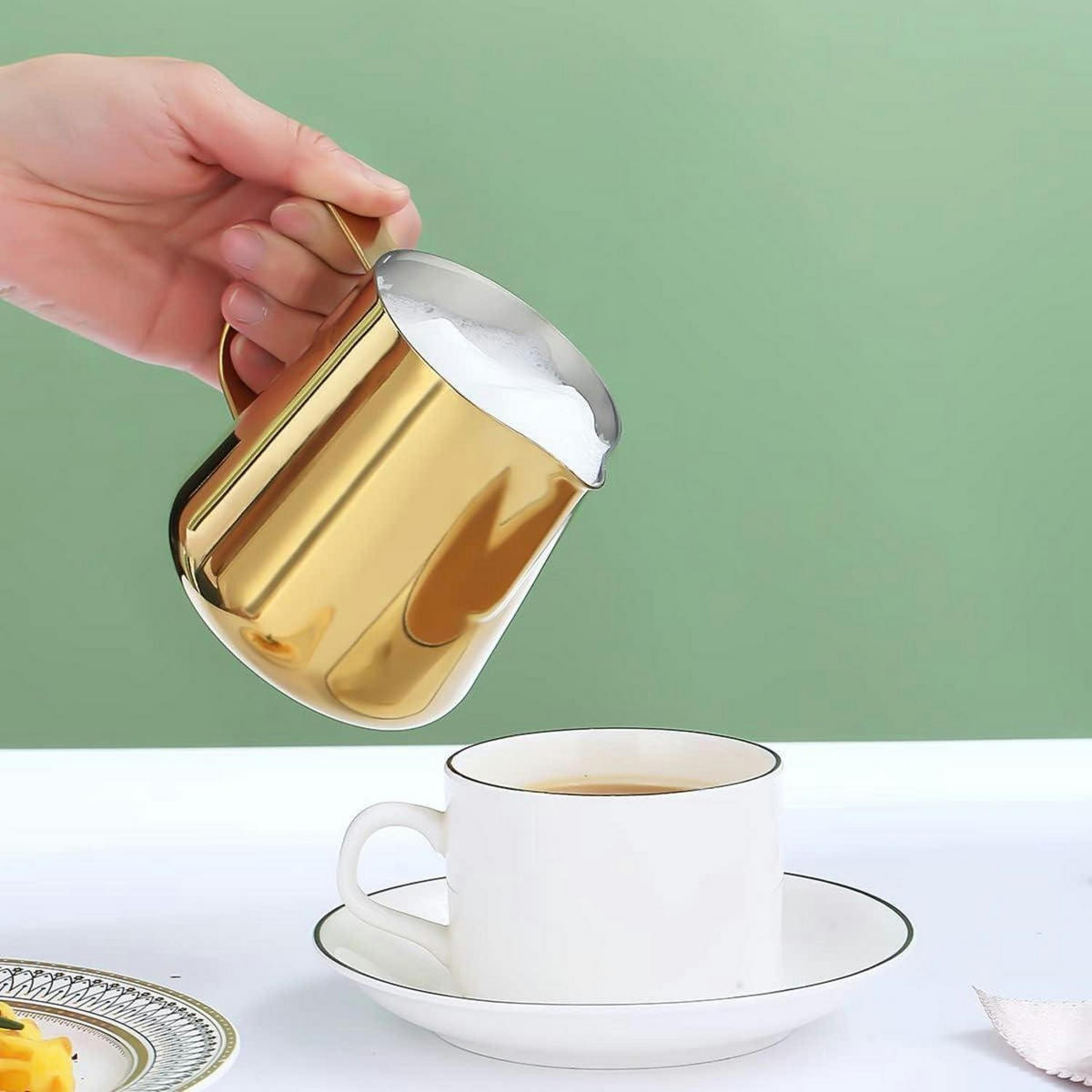 MILCHSCHAUMKRUG 350 ml Gold mit Dekorationsstift - Goldfarben, Metall (11/11cm)