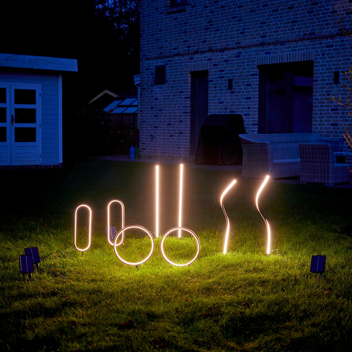 SOLAR-LED-GARTENSTECKER - warmweiß mit Dämmerungssensor und wetterfestem Design für Garten und Terrasse - Weiß, Kunststoff (3.5/3.5/77cm) - Northpoint