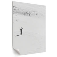 POSTER - 29x42 cm - Soft Structure - Mann im Sand - Weiß, Textil (29/42/0.1cm) - TULUP