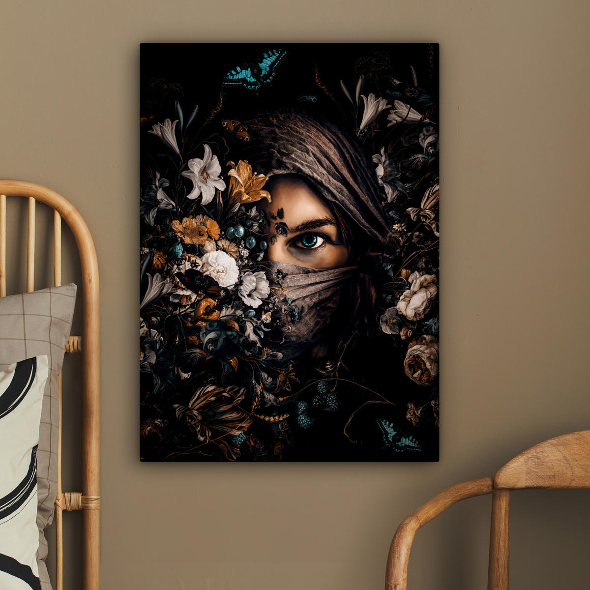 LEINWANDBILD Frau - Luxus - Blumen - Schmetterling - Porträt 60x80 cm - Schwarz, Textil (60/80cm) - MuchoWow