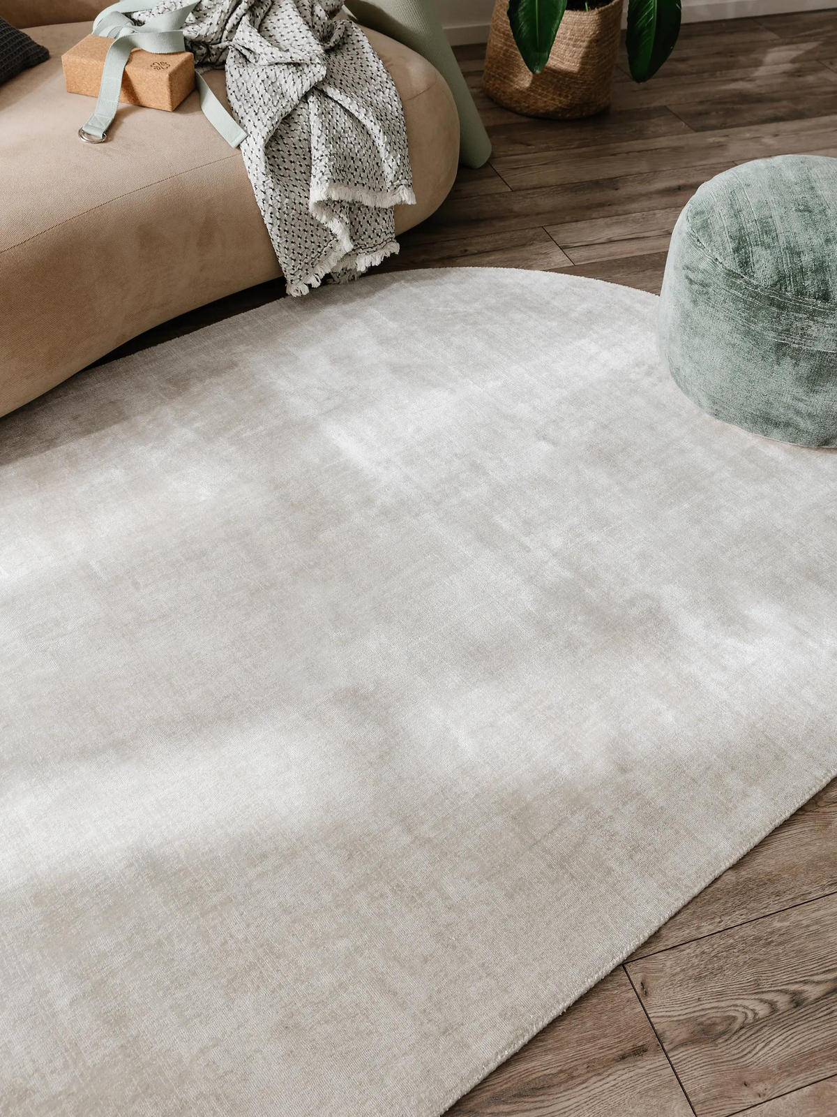 VISKOSETEPPICH OVAL Nova Hellgrau 150x230 cm - Hellgrau, Textil (150/230cm) - benuta Pure