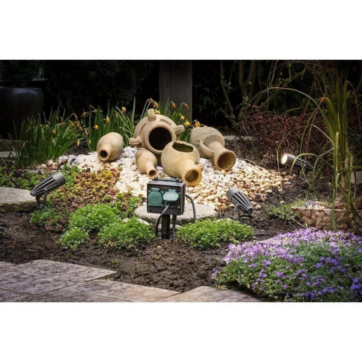 GARTENSTECKDOSE 2-fach, Erdspieß, IP44, Outdoor Steckdose, Außensteckdose, Spritzwassergeschützt, Verlängerung, Garten, Stromverteiler, Rasen - Schwarz/Grün, Kunststoff (8/35.5/18cm) - JUNG