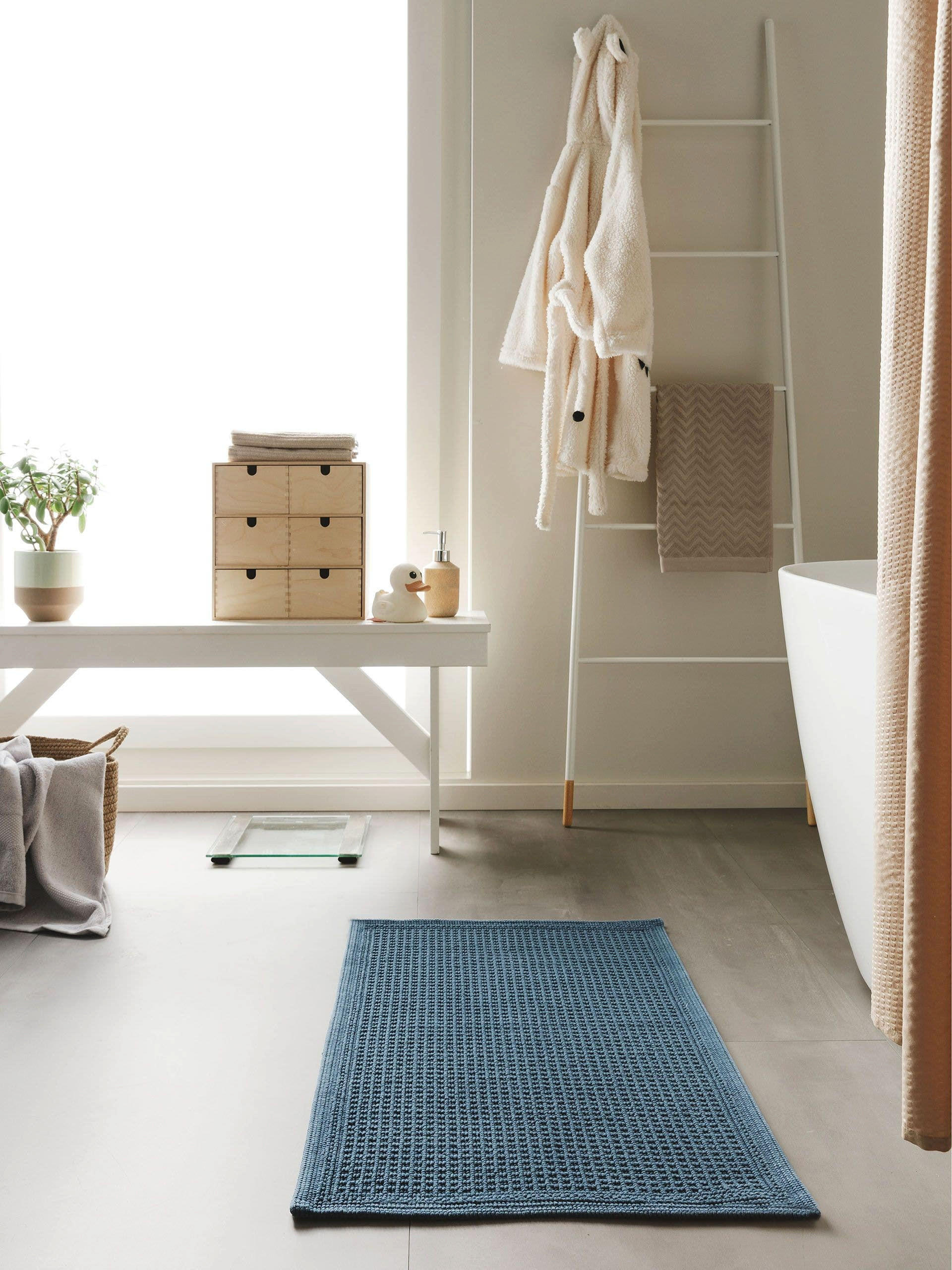 BADEMATTE Jojo Dunkelblau 50x80 cm - Dunkelblau, Textil (50/80cm) - benuta Nest