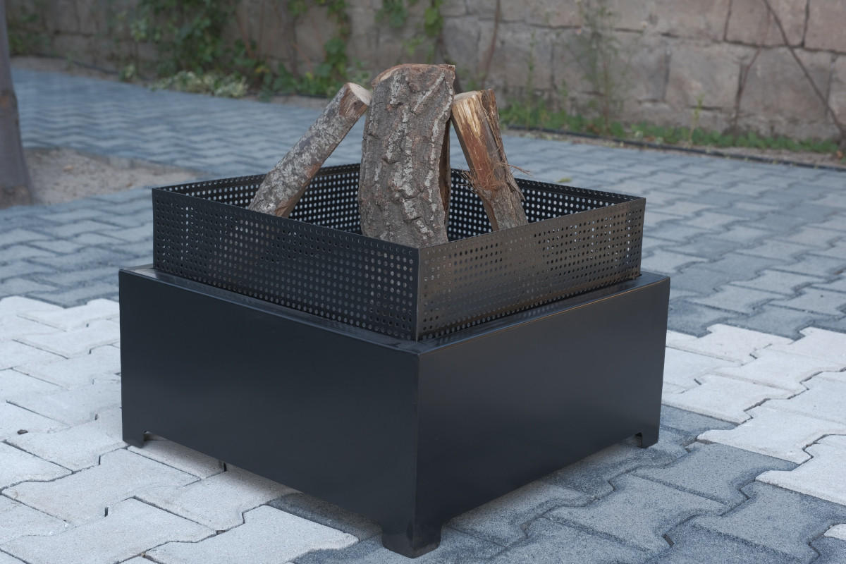 FEUERSCHALE Fireplace Schwarz 55 x 55 x 37 cm 16 kg aus Stahl pulverbeschichtet - Schwarz, Metall (55/37/55cm) - The Favilla