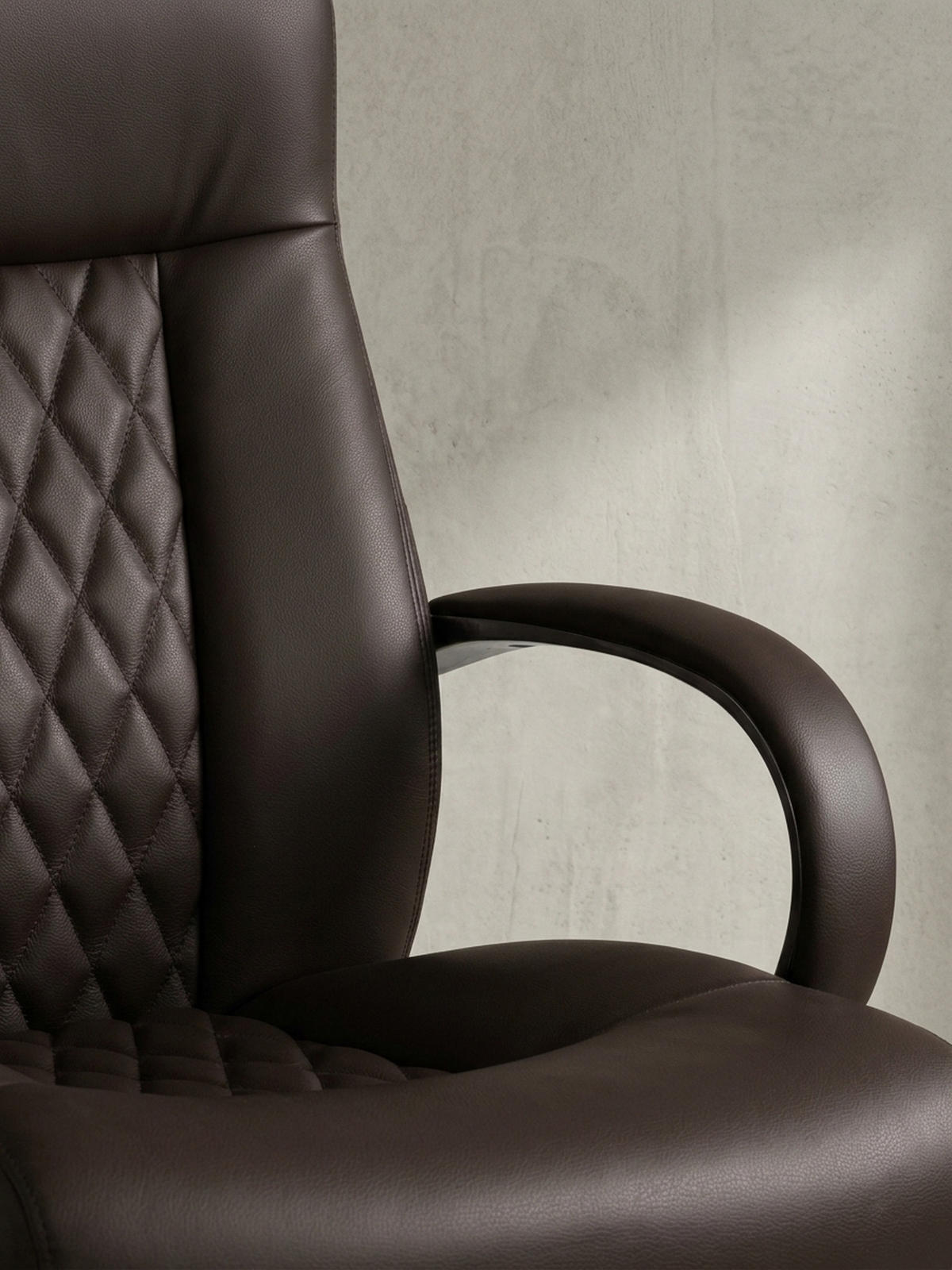 CHEFSESSEL Echtleder mit Aluminiumfußkreuz und ergonomischer Sitzform MADRID, Braun 70x68x130 cm - Silberfarben/Braun, Leder/Metall (70/130/68cm) - KADIMA DESIGN