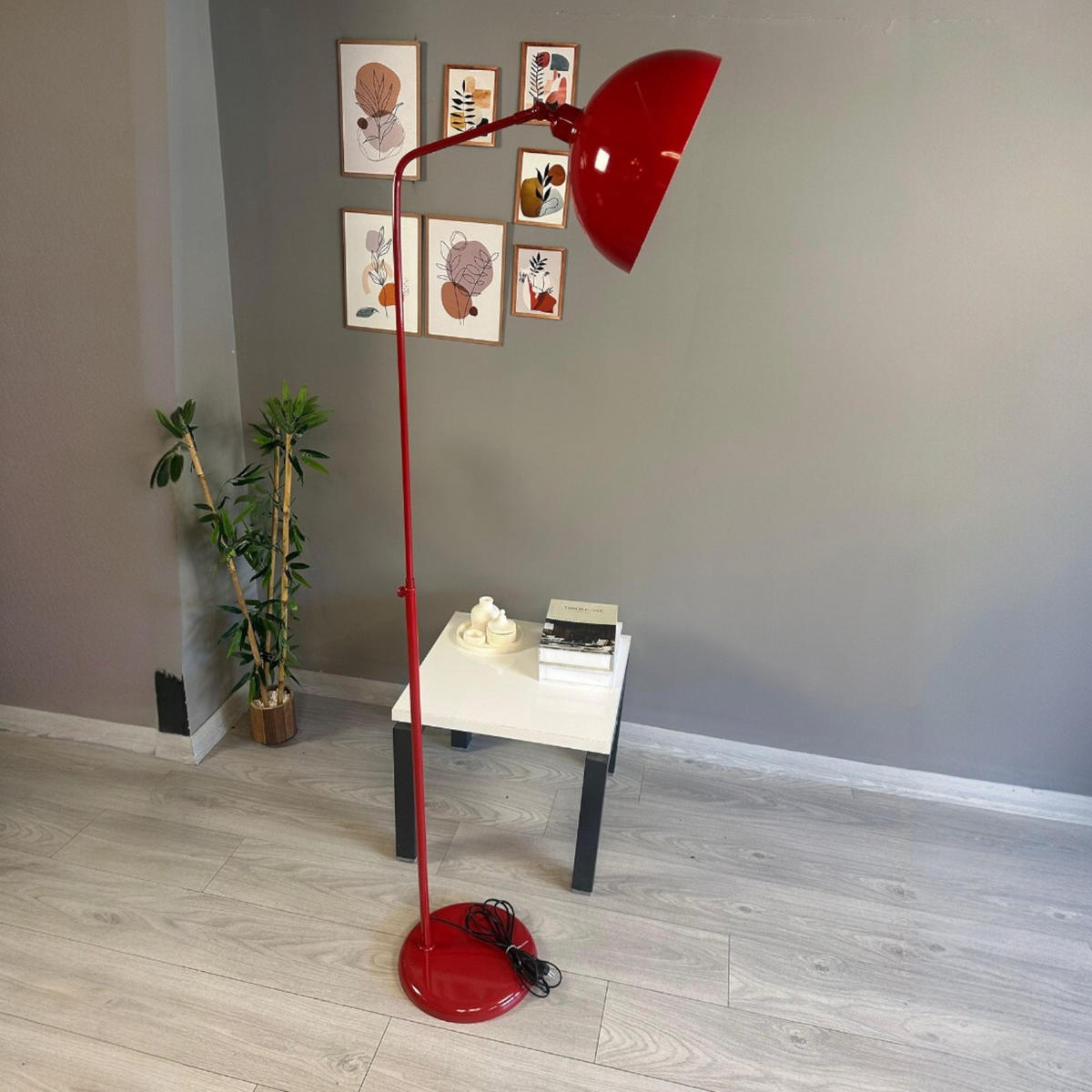 STEHLAMPE Norek aus Metall mit E27, verstellbarer Lampenschirm - Rot, Metall (37/37/169cm) - Bamyum