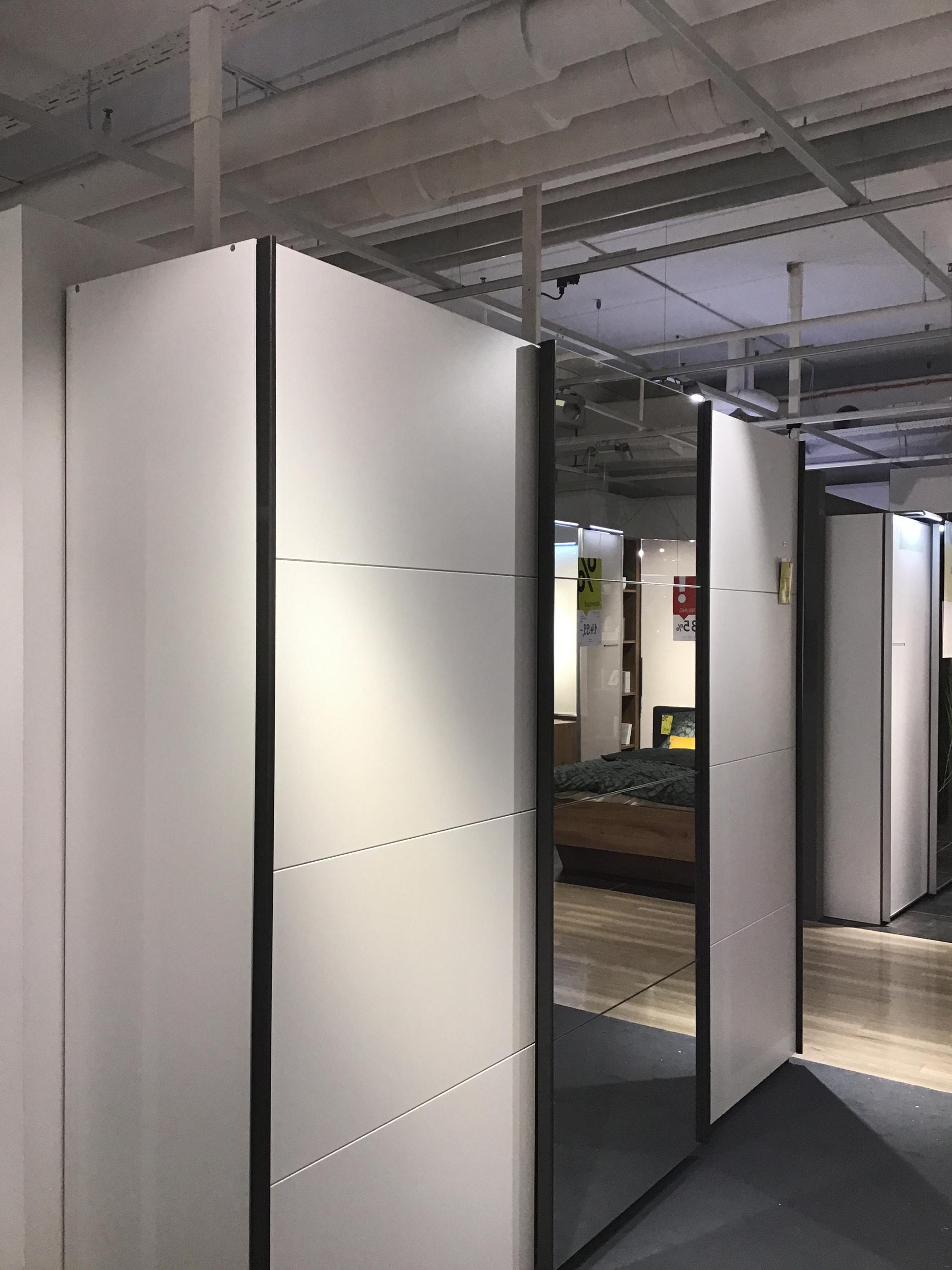 SCHWEBETÜRENSCHRANK MIAMI - Xora