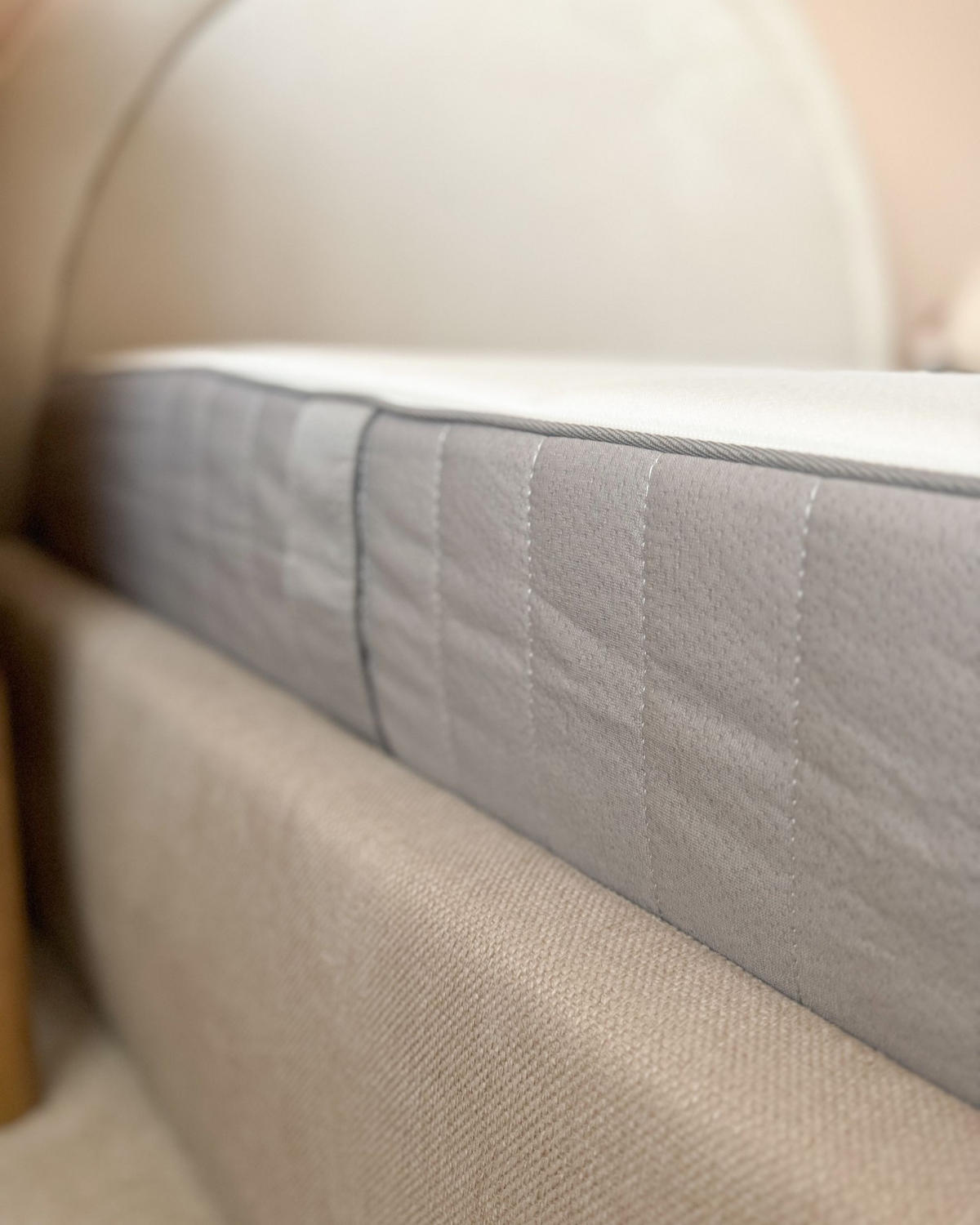 PĚNOVÁ MATRACE H3/4 Tuhá 140/200 cm Cheer - bílá, textil (140/200cm) - Beliani