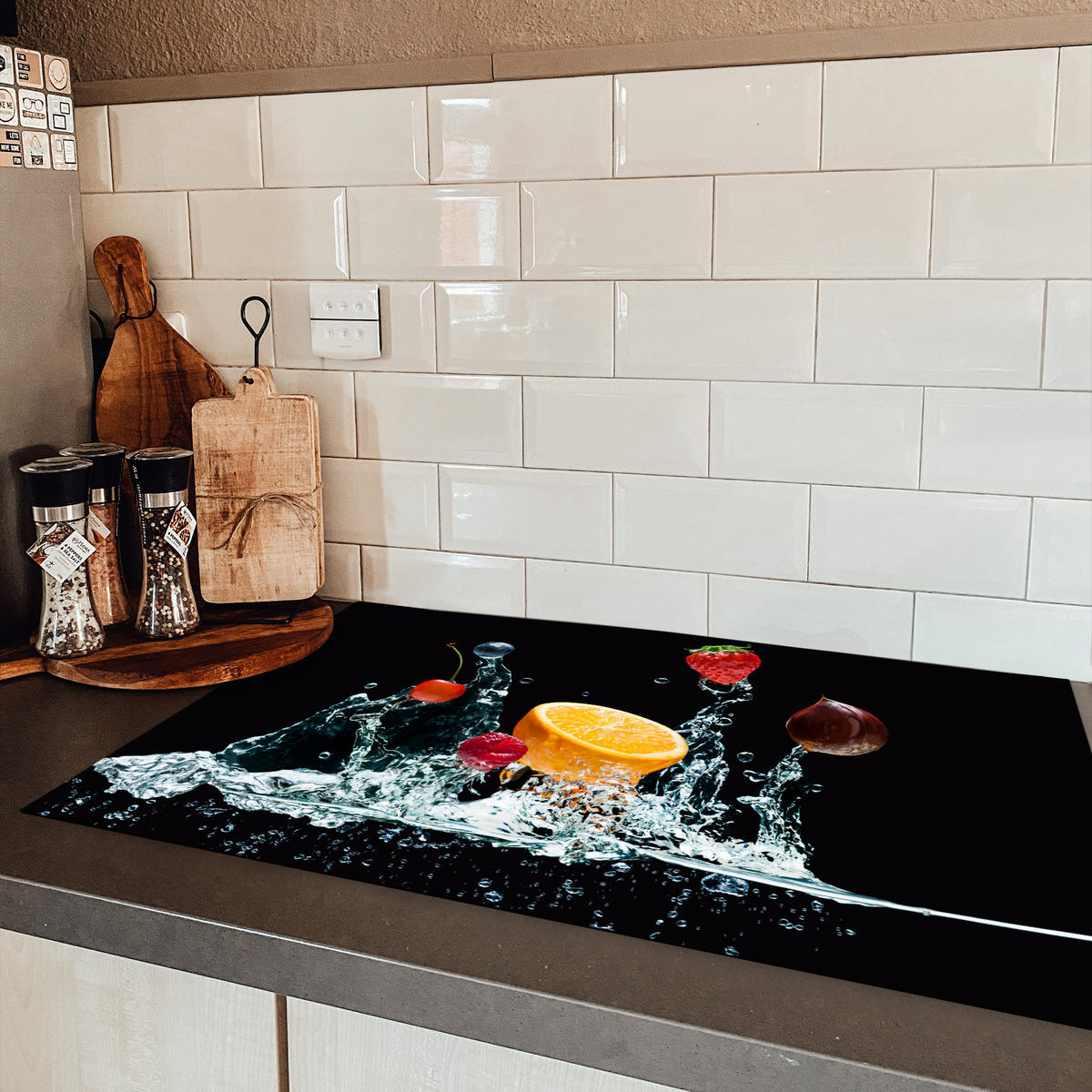 HERDABDECKPLATTE Wasser - Obst - Orange - Erdbeere - Kirsche - Schwarz Induktionsmatte 83x51 cm - Orange, Kunststoff (83/51.5/0.2cm) - MuchoWow