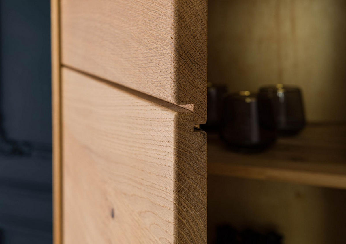 VITRINE Wildeiche inkl. LED 103x43,5x207 natur geölt CARDIFF #110 - Braun, Holz (103/207/44cm) - Massivmoebel24
