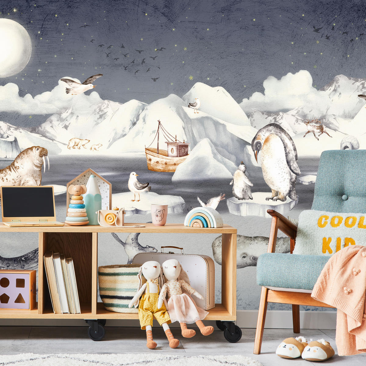 FOTOTAPETE für Kinderzimmer Arktische Tiere Pinguine Robben Mond Gebirge 400x280 - Orange/Weiß, Papier (400/280cm) - Muralo