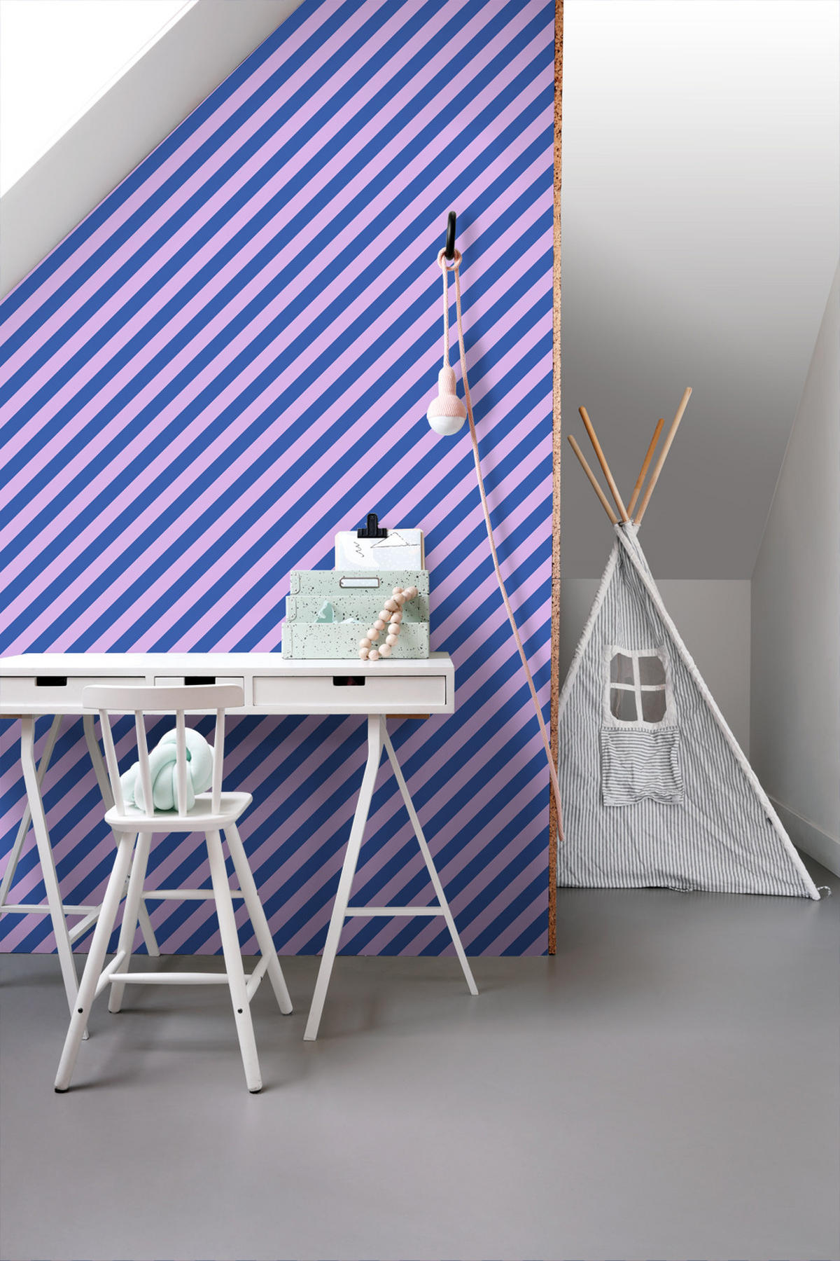 TAPETE Streifen 53 cm x 10.05 m - Lila, Papier (53/1000cm) - ESTAhome