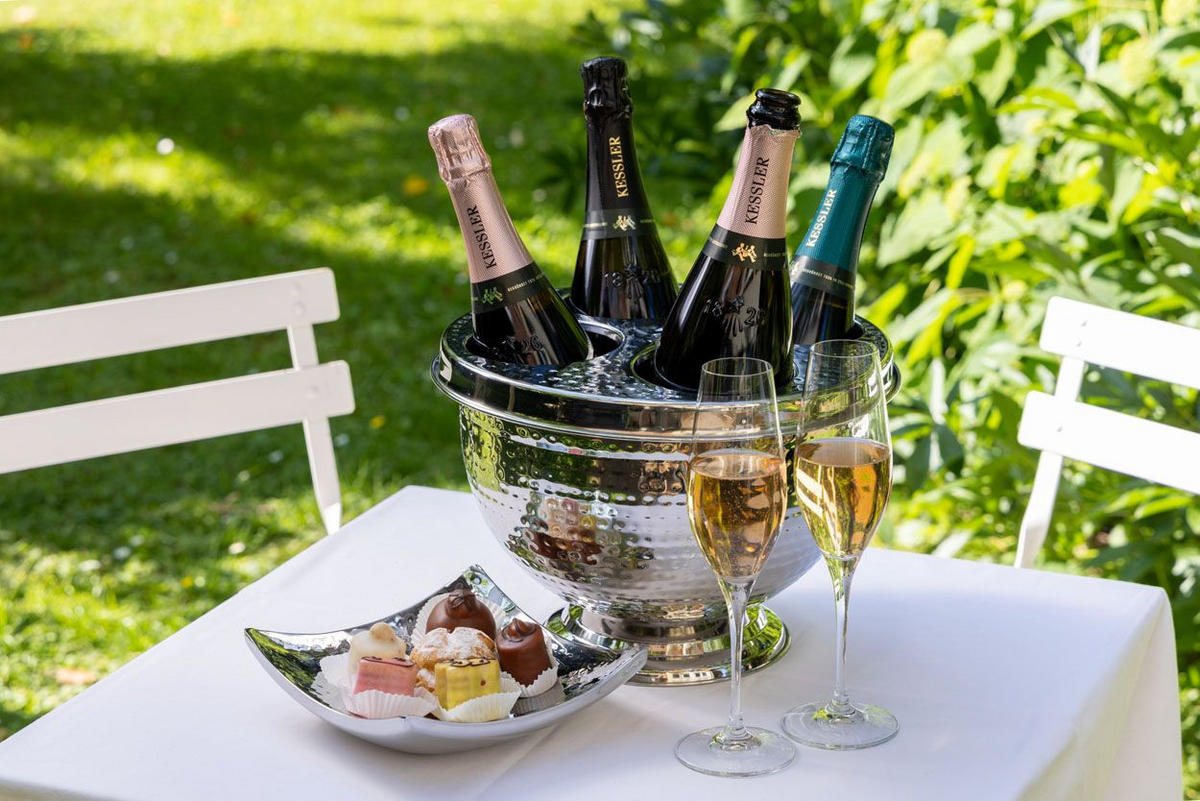 CHAMPAGNER-/FLASCHENKÜHLER Hammerschlag-Optik (H) 23 x (Ø) 29 cm mit Aufsatz - Silberfarben, Paraffin (29/23cm) - Hermann Bauer jun. Kollektion GmbH