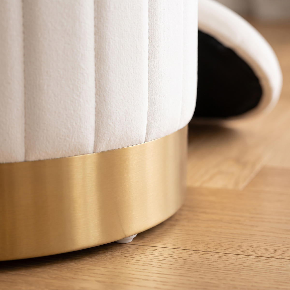 HOCKER Weiß Samt mit Stauraum rund goldfarbener Metallsockel - Weiß, Holzwerkstoff/Textil (32/42/32cm) - Relaxdays