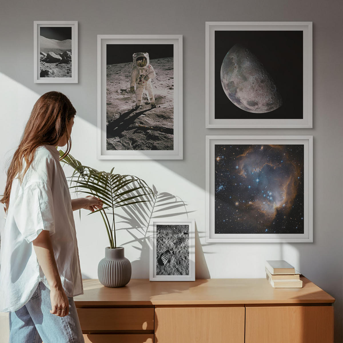WANDBILDER 5er-Set - 50x50 cm & 20x30 cm & 40x60 cm Weißer Rahmen - Astronautenfoto vom Mond - Weiß, Kunststoff (40/60cm) - ArtPrintCave