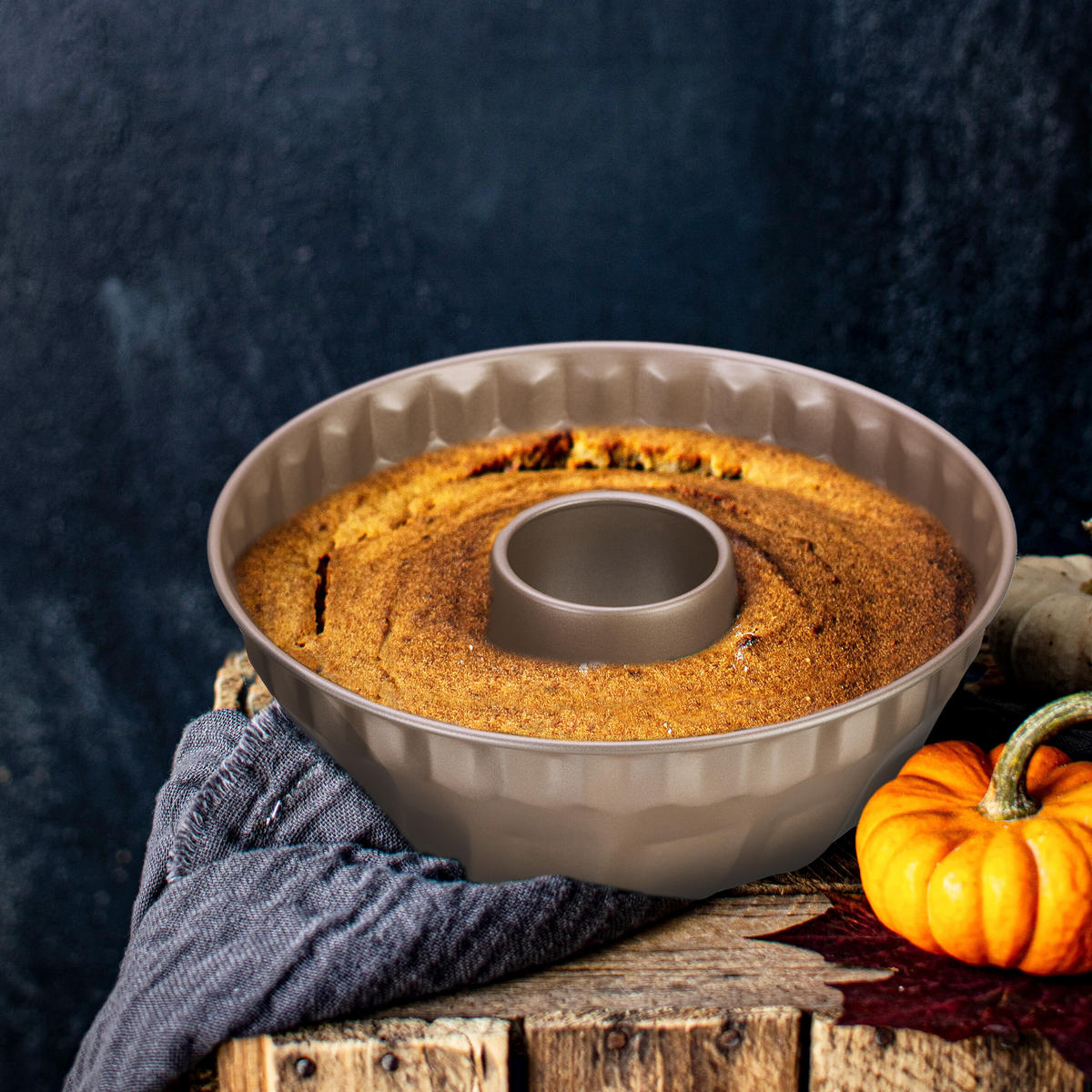 GUGELHUPFFORM - Beige, Metall (25/9cm) - Relaxdays