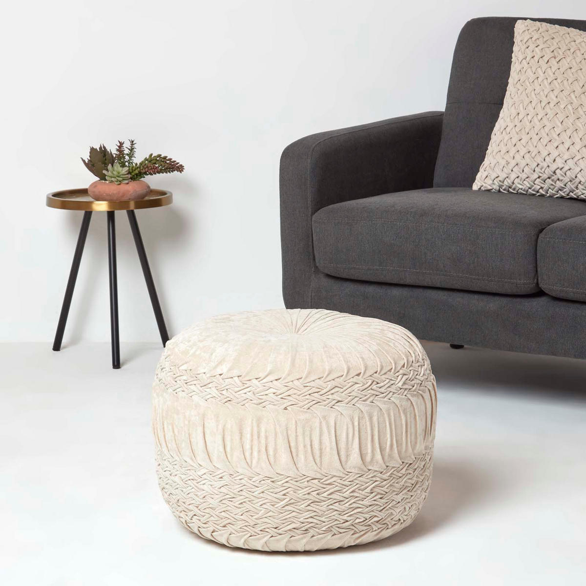 SAMT-POUF Sofia creme, plissiert in Flechtoptik, 50/50/35 cm - Creme, Textil (50/35/50cm) - Homescapes