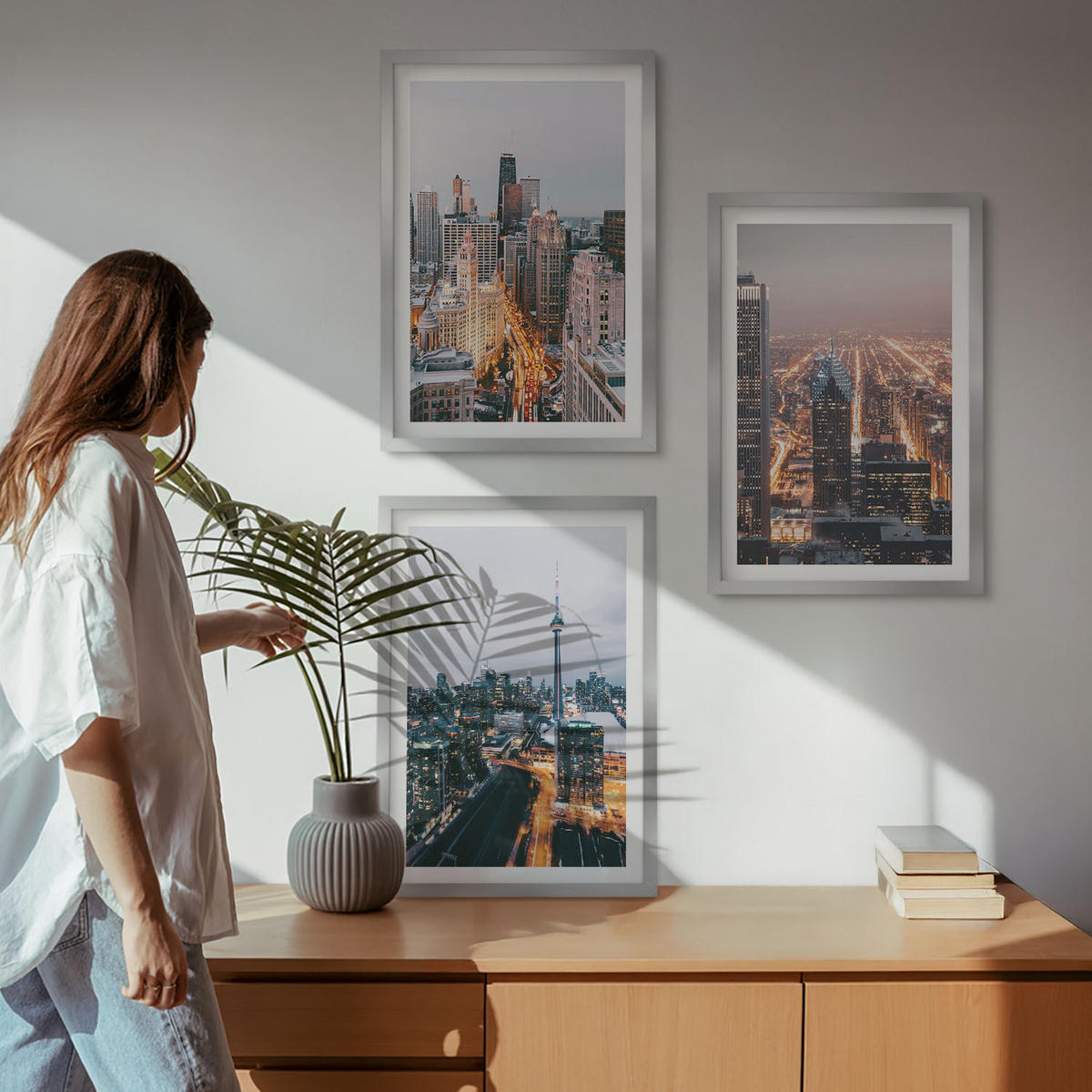 WANDBILDER 3er Set - 40x60 cm Silberner Rahmen - Städte bei Nacht, Wolkenkratzer, Lichter - Silberfarben, Kunststoff (40/60cm) - ArtPrintCave