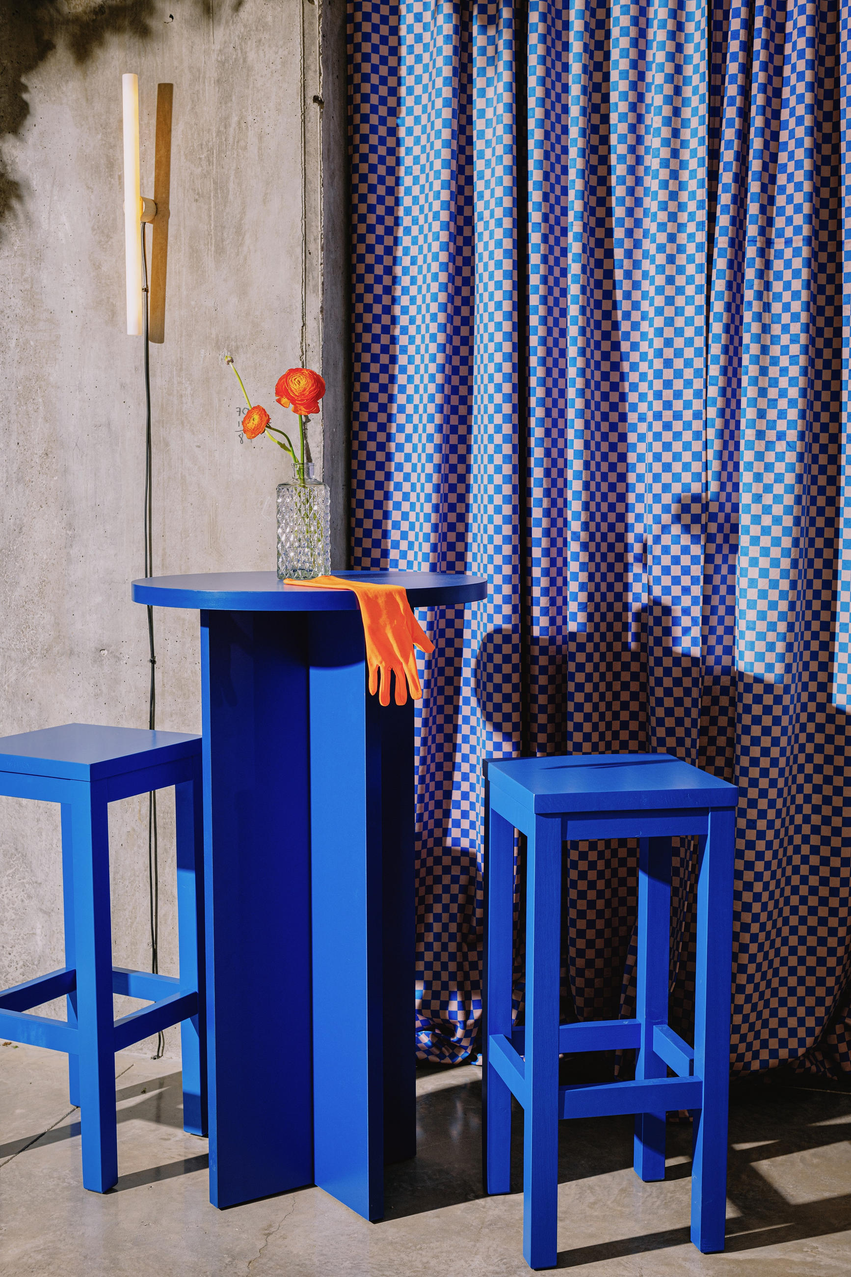 HOCHTISCH rund 60 cm Preußischblau CHINCHIN - Blau, Holzwerkstoff (60/105/60cm) - RNT By Really Nice Things