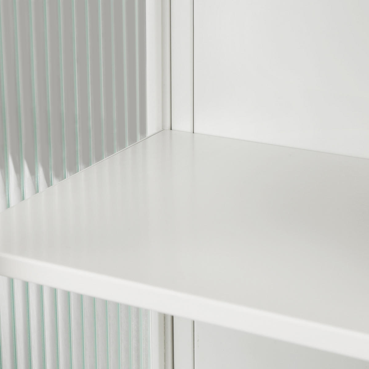 KÜCHENOBERSCHRANK 60x23x78 cm Weiß aus Glas & Metall mit geriffeltem Glas & offenen Ablagen - Weiß, Glas (60/78/23cm) - Modfu