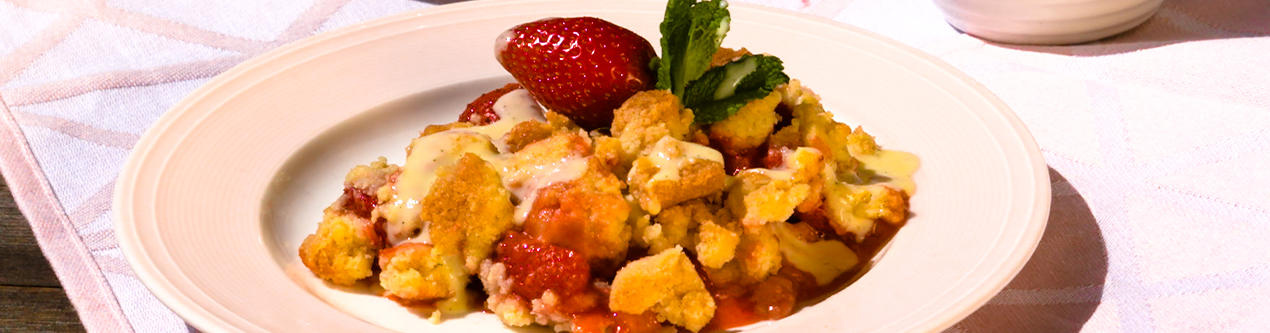 XXXLecker-Erdbeercrumble-mit-Vanillesosse-Header