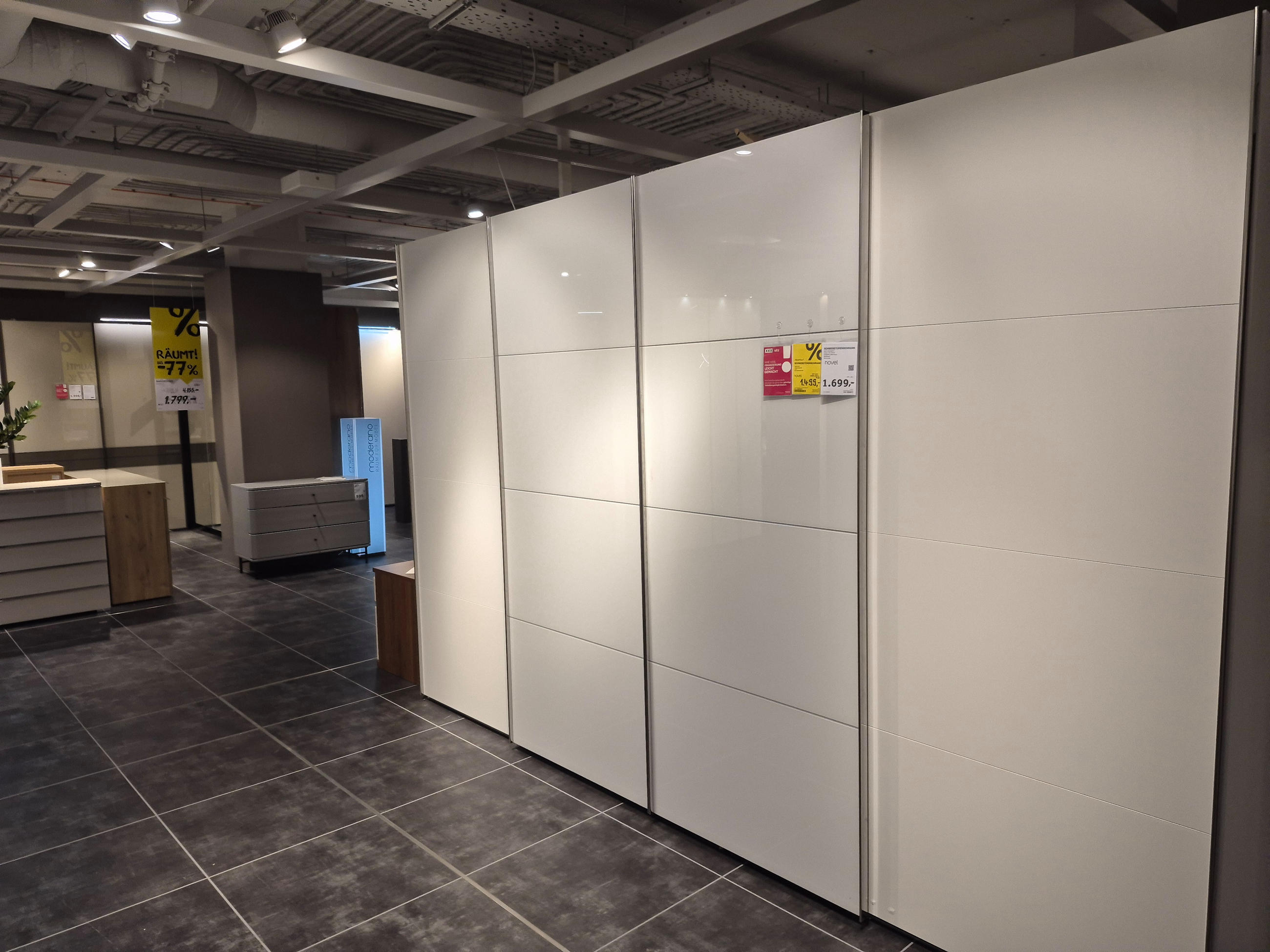 Schwebetürenschrank Modell SALIGO - Novel
