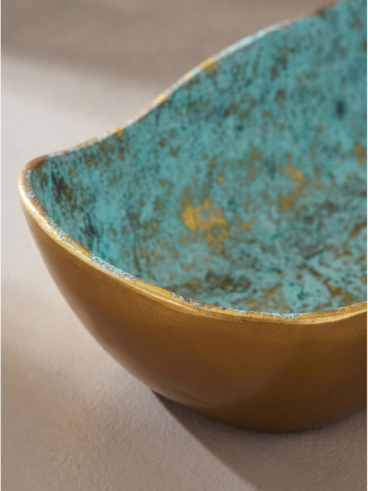 DEKOSCHALEN 2er-Set ENZ, Aluminium, Grün-Gold, 40 x 16 x 8 cm - Grün, Metall (8cm) - KADIMA DESIGN