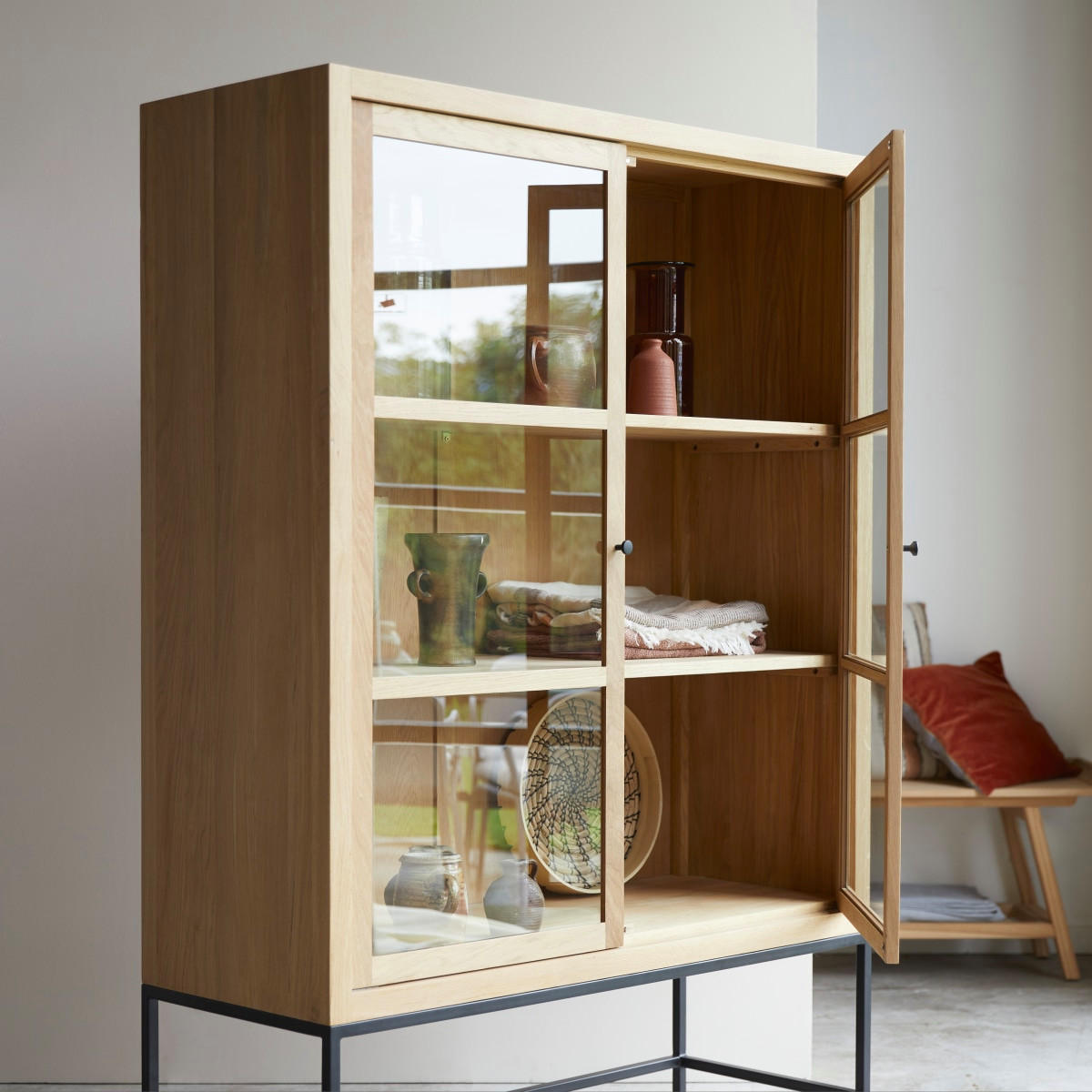 VITRINENSCHRANK Babeth Natur aus Eiche - Naturfarben, Holz (120/173/45cm) - Tikamoon