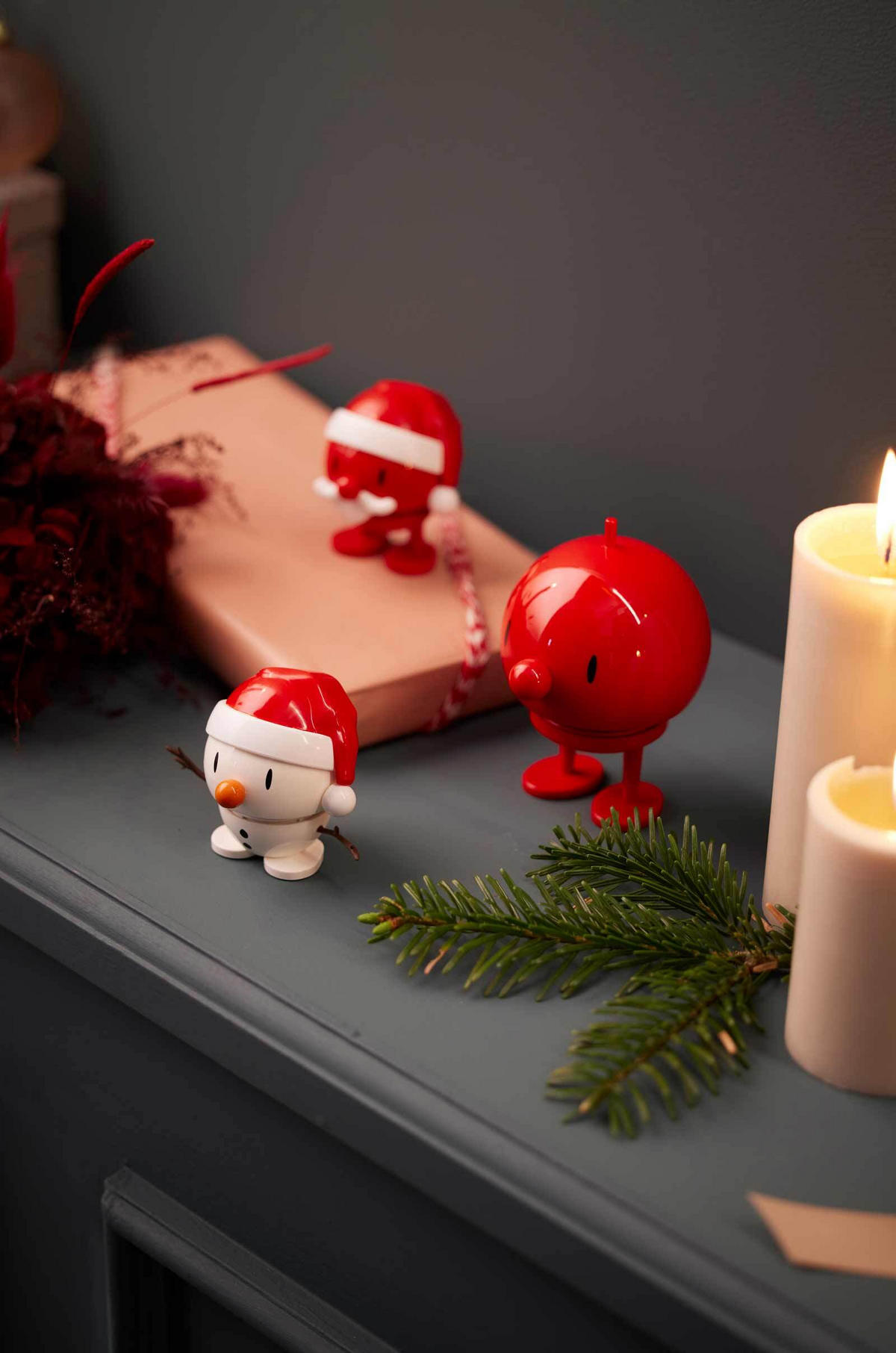 DEKOFIGUR Bumble M rot 10,7 cm - Rot, Kunststoff (8.5/10.7/7.4cm) - Hoptimist