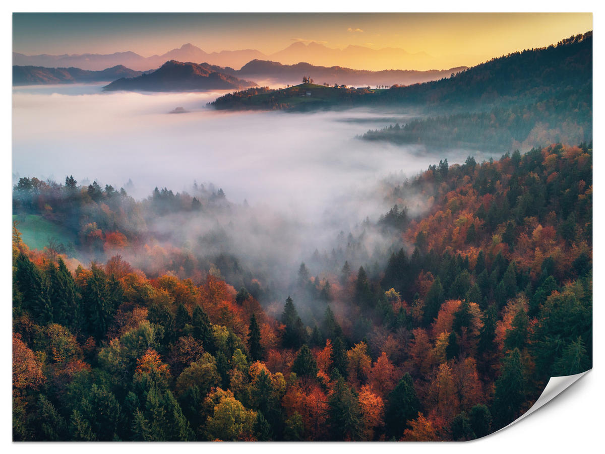FOTOTAPETE für Wohnzimmer Nebelwald Sonnenuntergang Berge Bäume 350x256 - Beige/Rot, Papier (350/256cm) - Muralo