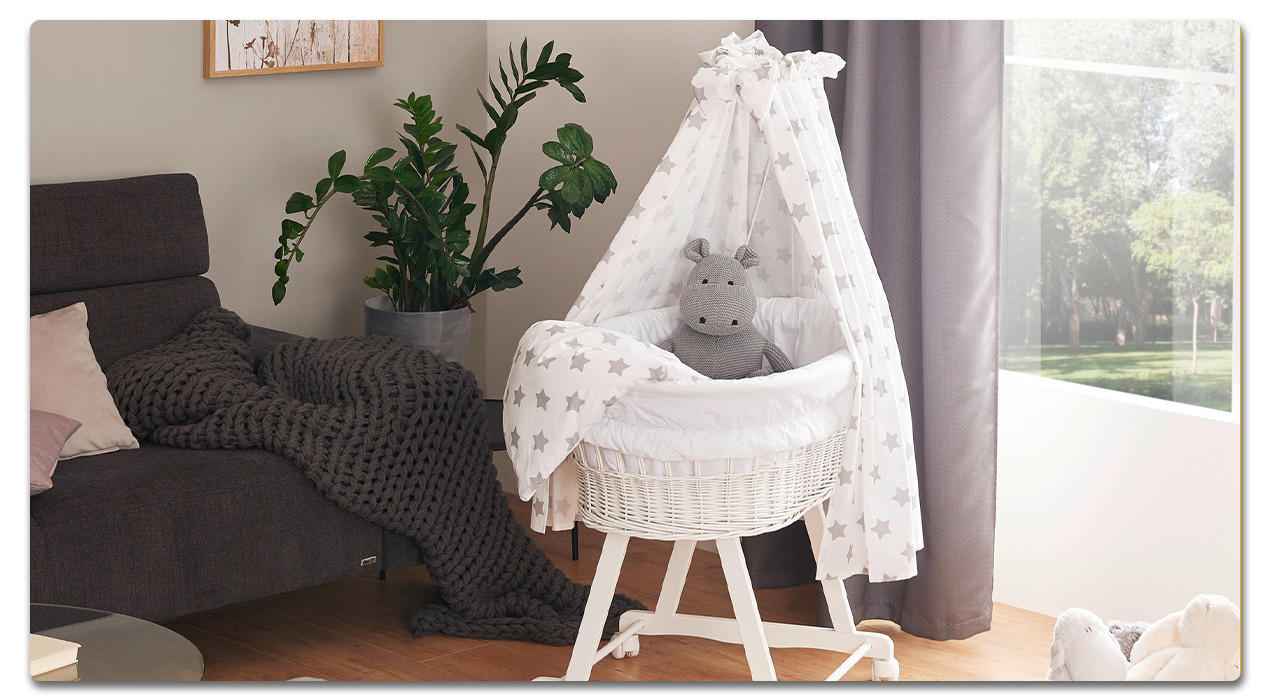 Babywiege in weiß